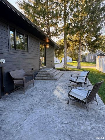 505 E LOCUST Street, Geneseo, IL 61254