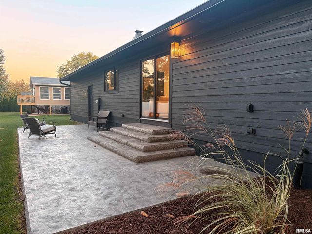 505 E LOCUST Street, Geneseo, IL 61254