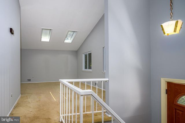 4 DONNER CT, Monmouth Junction, NJ 08852