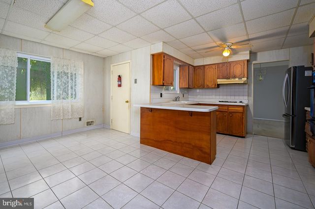 4 DONNER CT, Monmouth Junction, NJ 08852