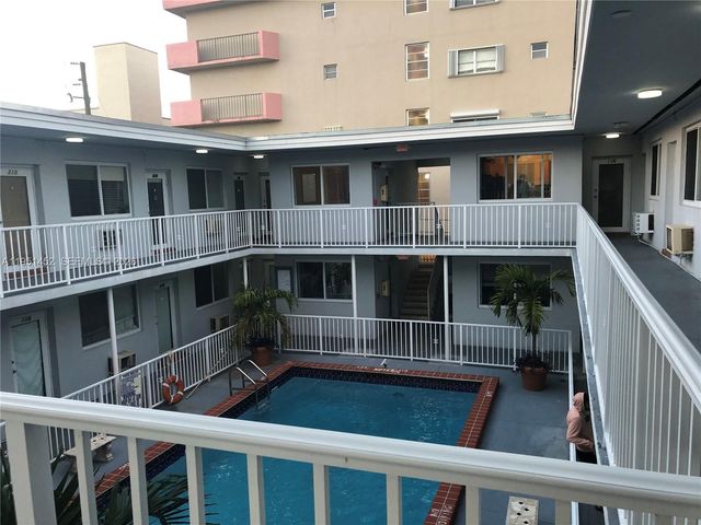 305 69th St 205, Miami Beach, FL 33141