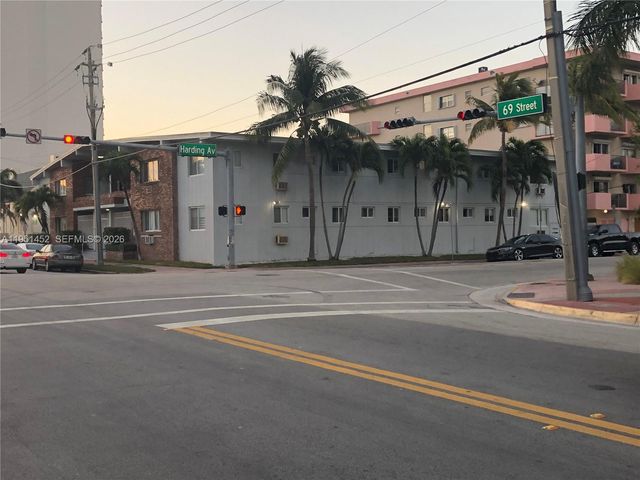 305 69th St 205, Miami Beach, FL 33141