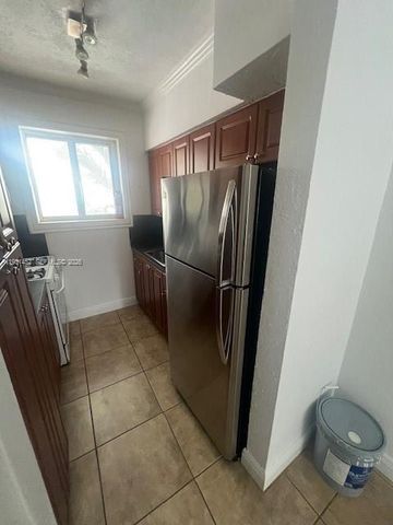 305 69th St 205, Miami Beach, FL 33141