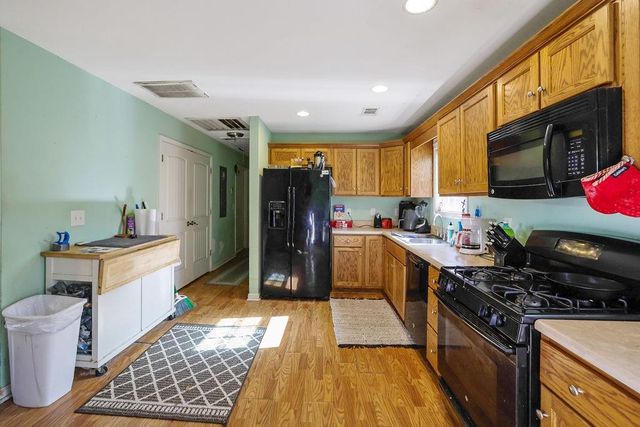 4005 Knightsbridge NW Road, Kennesaw, GA 30144