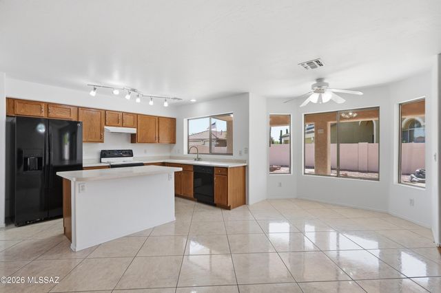 7141 W Deserama Drive, Tucson, AZ 85743