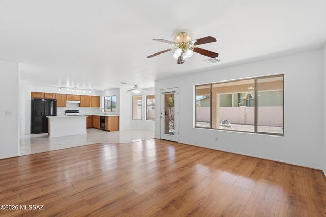 7141 W Deserama Drive, Tucson, AZ 85743