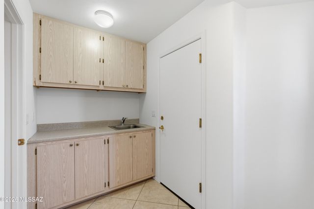 7141 W Deserama Drive, Tucson, AZ 85743