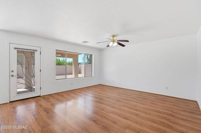 7141 W Deserama Drive, Tucson, AZ 85743