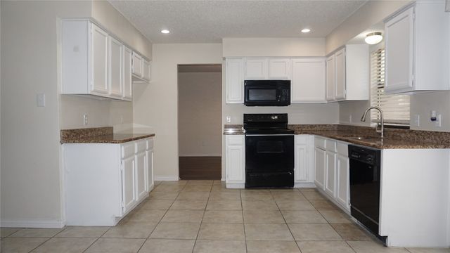 2609 Hamilton Drive, Grand Prairie, TX 75052