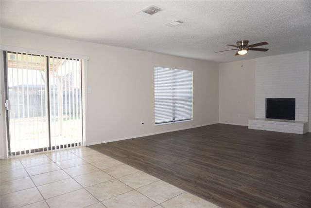 2609 Hamilton Drive, Grand Prairie, TX 75052