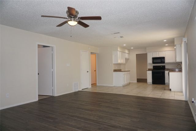 2609 Hamilton Drive, Grand Prairie, TX 75052