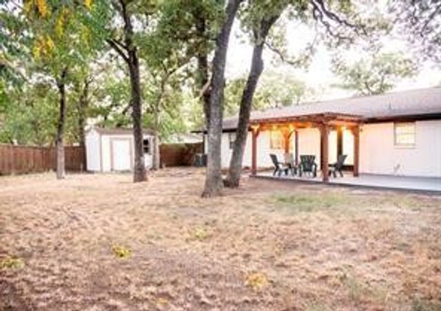 65 Somerset Terrace, Bedford, TX 76022