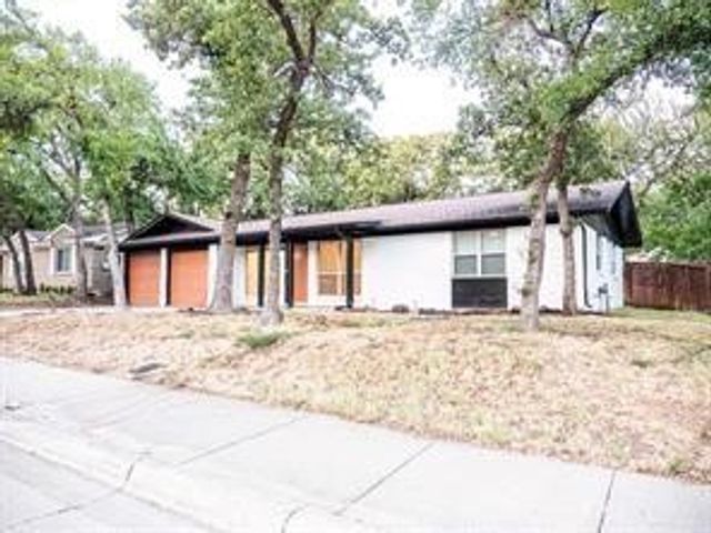 65 Somerset Terrace, Bedford, TX 76022