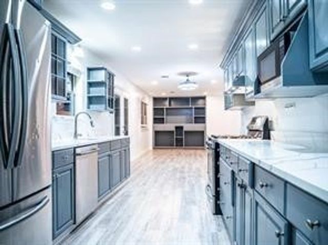 65 Somerset Terrace, Bedford, TX 76022