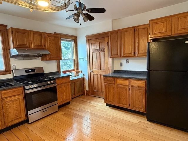 82 Russell 82, Quincy, MA 02171