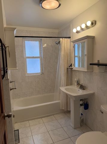 82 Russell 82, Quincy, MA 02171