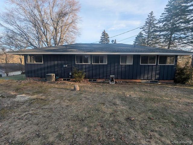 5155 Greenview, Clarkston, MI 48348