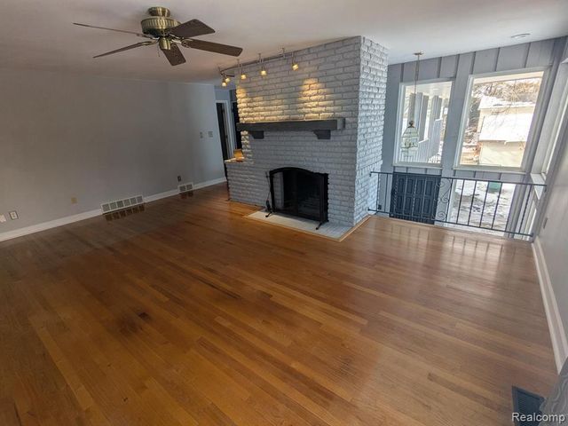 5155 Greenview, Clarkston, MI 48348