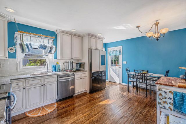 1477 6th Street, West Babylon, NY 11704