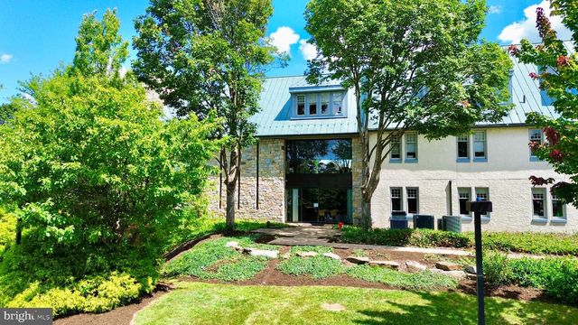 1910 HARRINGTON DR, Lancaster, PA 17601