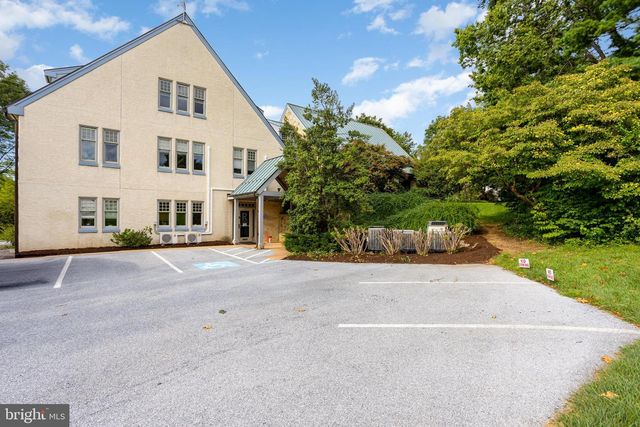 1910 HARRINGTON DR, Lancaster, PA 17601