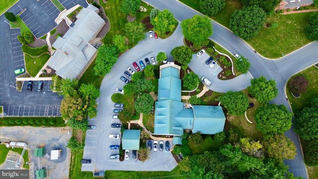 1910 HARRINGTON DR, Lancaster, PA 17601