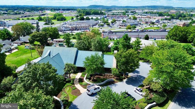 1910 HARRINGTON DR, Lancaster, PA 17601