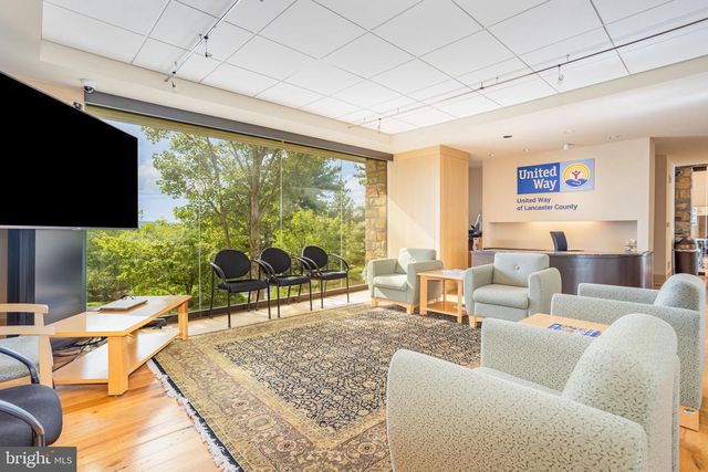 1910 HARRINGTON DR, Lancaster, PA 17601