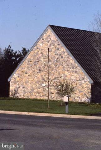 1910 HARRINGTON DR, Lancaster, PA 17601