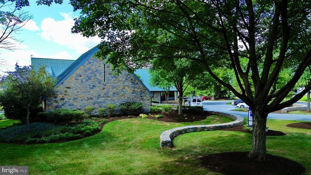 1910 HARRINGTON DR, Lancaster, PA 17601