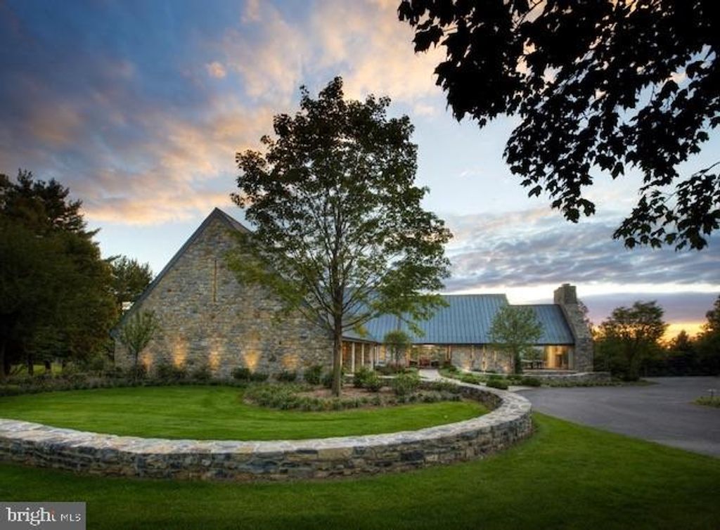 1910 HARRINGTON DR, Lancaster, PA 17601