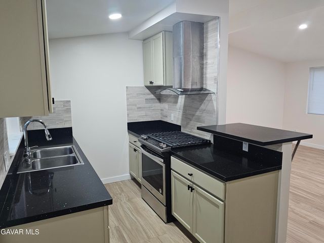 1132 W Ave P-14, Palmdale, CA 93551