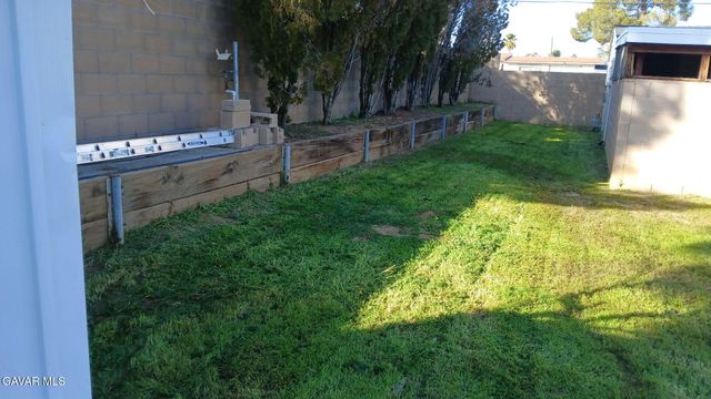 1132 W Ave P-14, Palmdale, CA 93551