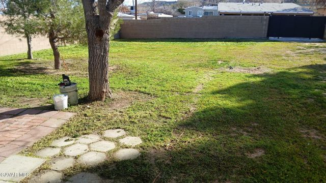 1132 W Ave P-14, Palmdale, CA 93551