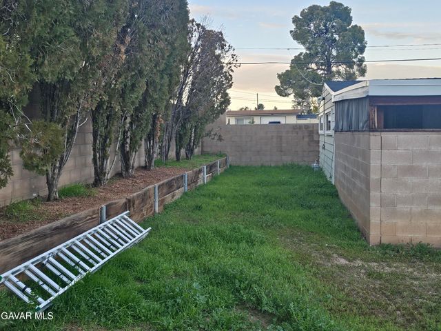 1132 W Ave P-14, Palmdale, CA 93551