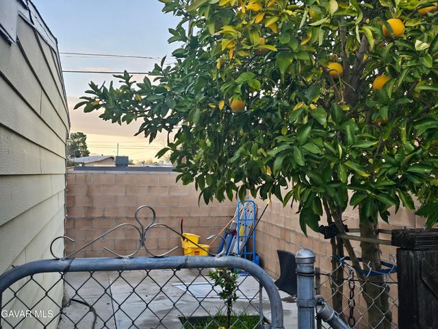 1132 W Ave P-14, Palmdale, CA 93551