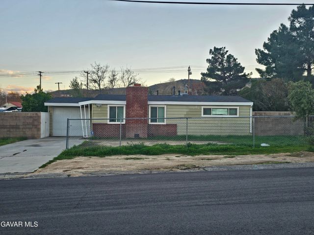 1132 W Ave P-14, Palmdale, CA 93551