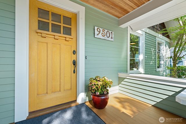 9501 Dayton Avenue N, Seattle, WA 98103