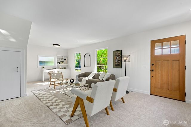 9501 Dayton Avenue N, Seattle, WA 98103