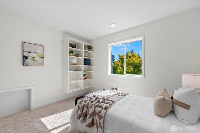 9501 Dayton Avenue N, Seattle, WA 98103