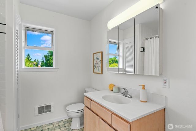 9501 Dayton Avenue N, Seattle, WA 98103