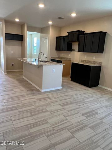 7353 Norte Grande Drive, El Paso, TX 79934