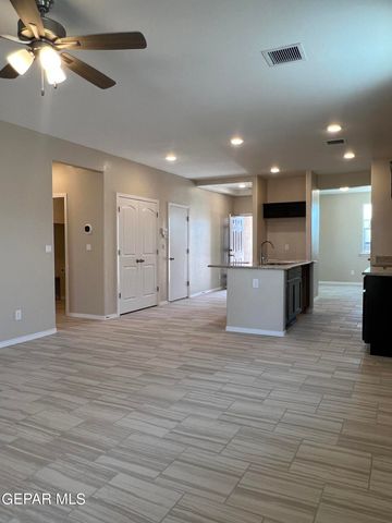 7353 Norte Grande Drive, El Paso, TX 79934