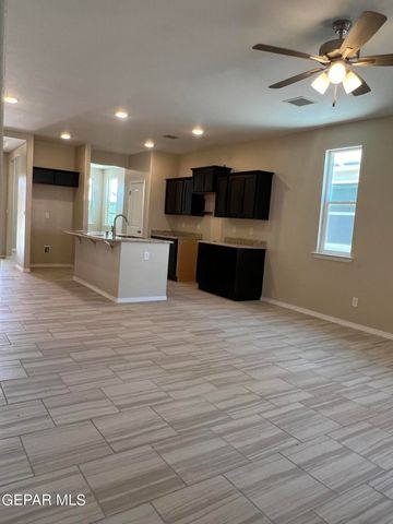 7353 Norte Grande Drive, El Paso, TX 79934