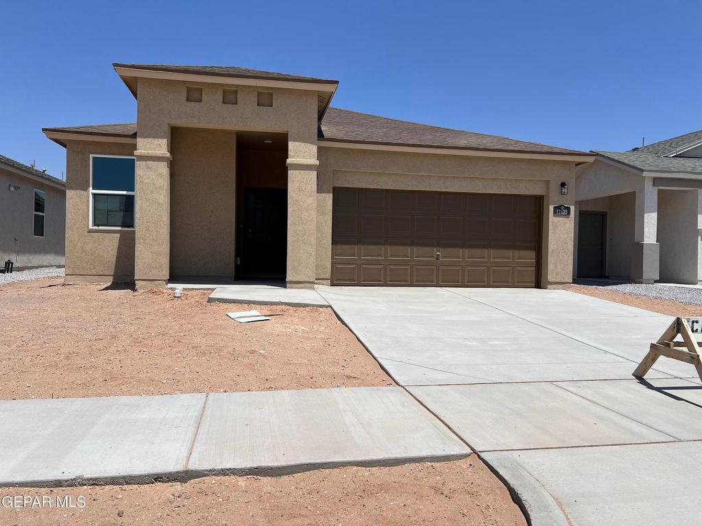 7353 Norte Grande Drive, El Paso, TX 79934