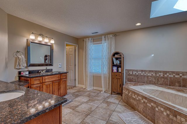 700 Brookshire Drive, Evansville, IN 47715