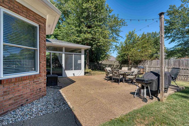 700 Brookshire Drive, Evansville, IN 47715