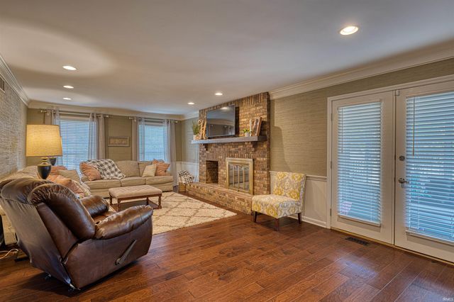 700 Brookshire Drive, Evansville, IN 47715