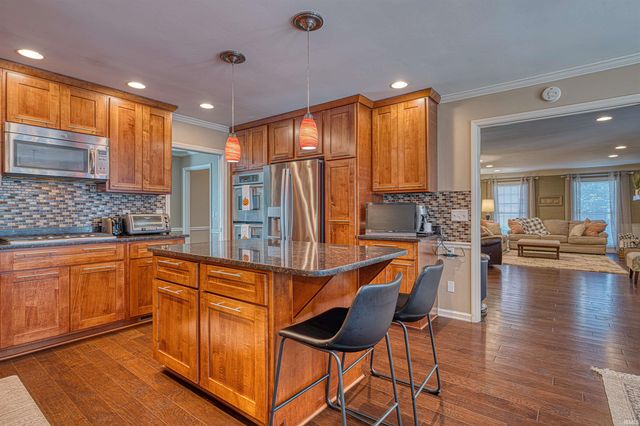 700 Brookshire Drive, Evansville, IN 47715