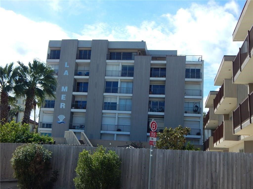 520 S Chaparral St 204, Corpus Christi, TX 78401 — photo 3